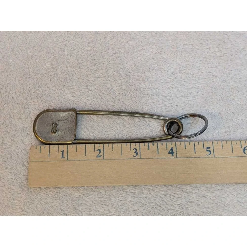 Vintage Risdon Safety Pin Keychain with Number 8 - Collectible Metal Charm